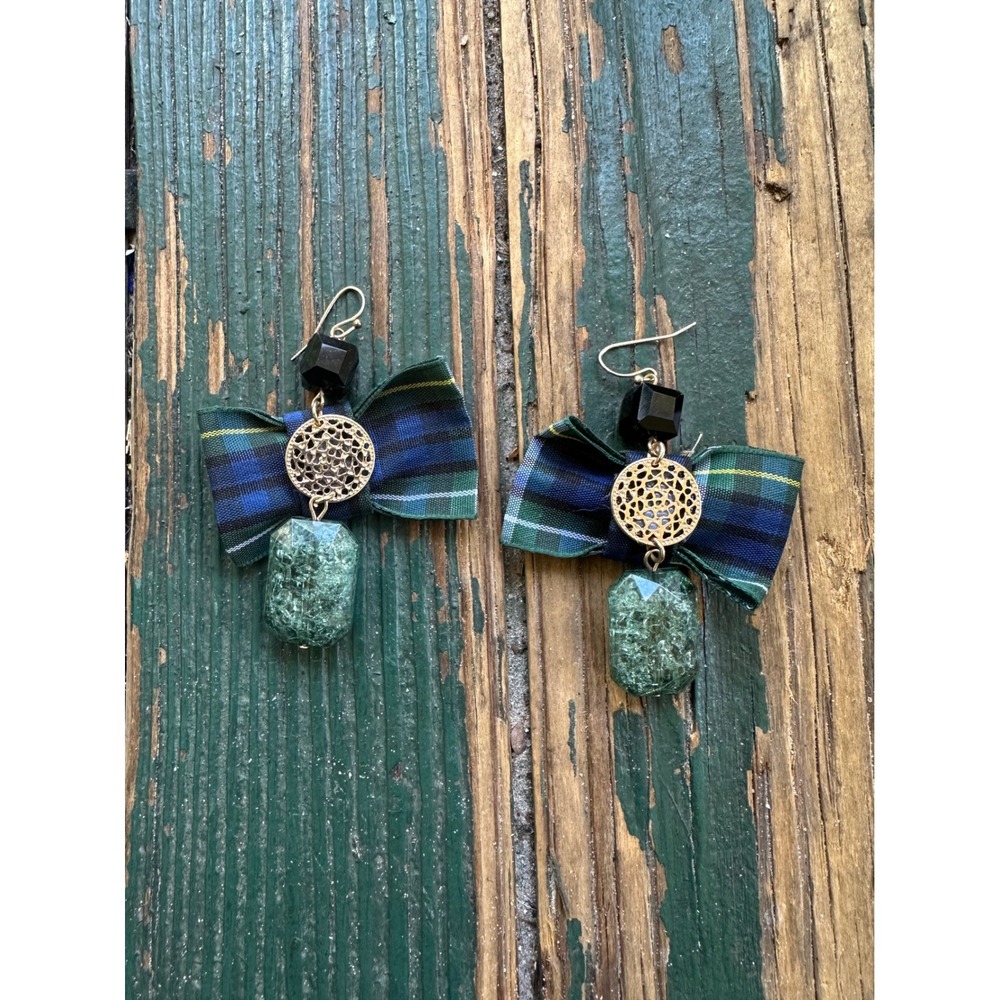 Plaid Bow Drop Earrings Green Blue Tartan Gold Filigree Crackle Glass Bead A3975